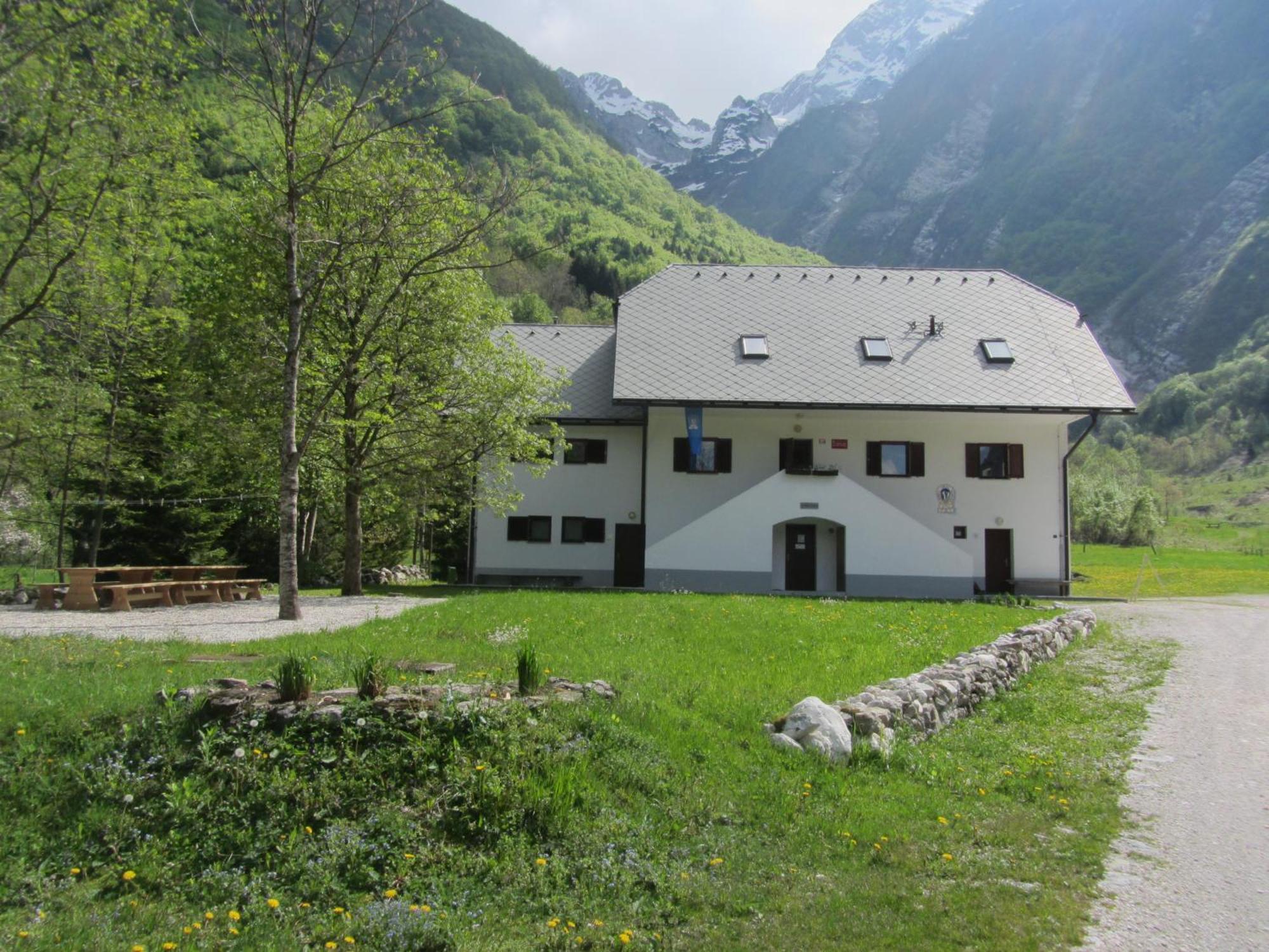 Albergue Pus Bavsica Log pod Mangartom Exterior foto